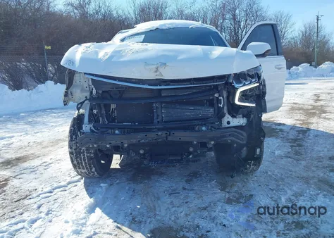 2021 Chevrolet Suburban 4Wd Lt z USA, uszkodzony, nr VIN 1GNSKCKD3MR356293